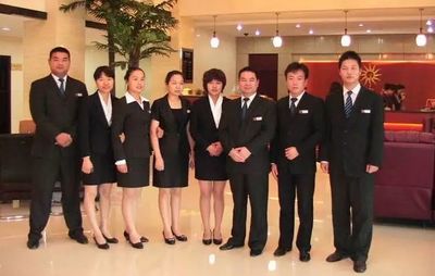 酒店人服务礼仪180项 打造卓越服务体验